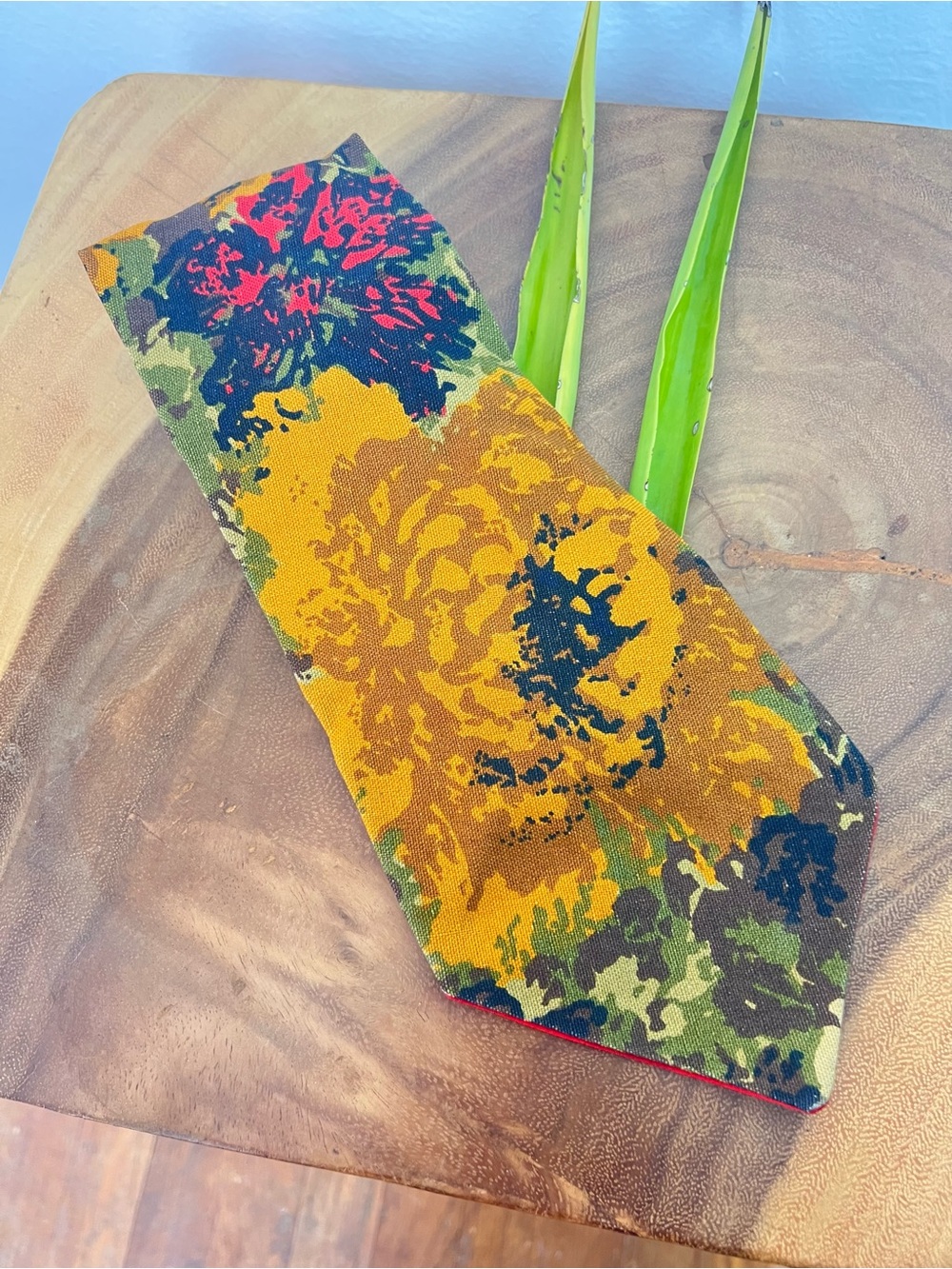 EXTRA WIDE 1970’s 70s Vintage Cotton Mustard Floral Aloha Hawaiian Necktie Tie